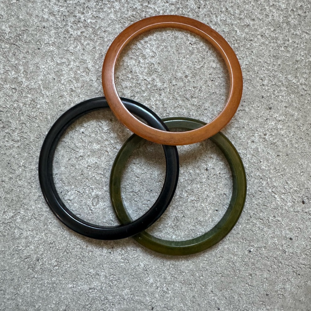 Bakelite vintage bracelets 3
